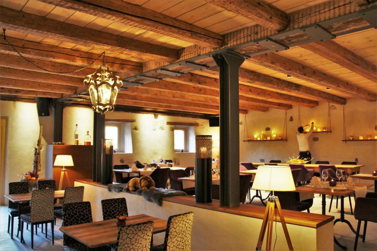 Zum Schwarzen Loewen Hotel Altdorf Exterior foto