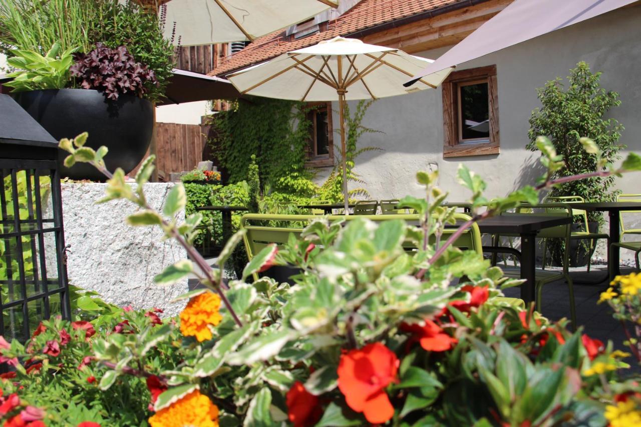 Zum Schwarzen Loewen Hotel Altdorf Exterior foto